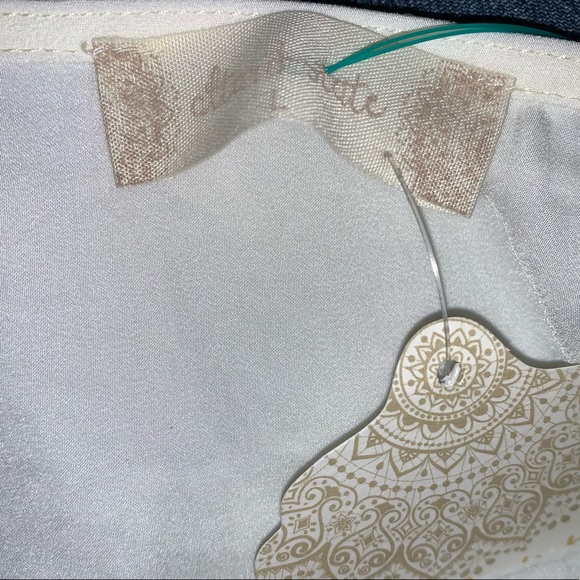 Altar’d State Top - Picture 3 of 4